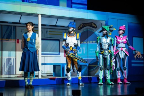 科幻兒童舞台劇《2030·恐龍人特攻隊》澳門首演成功