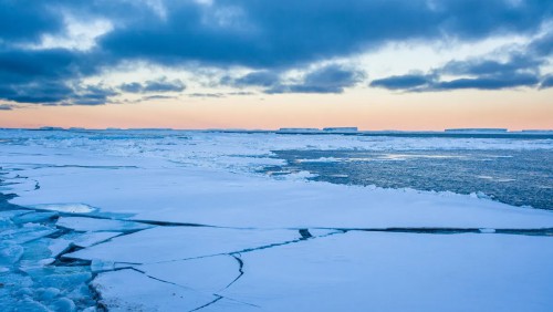 南極海冰面積創歷史新低