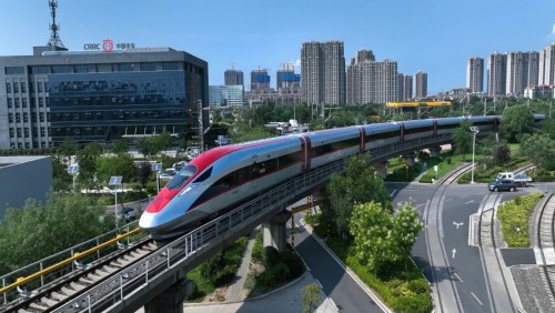 印尼民眾“零距離”體驗雅萬高鐵列車